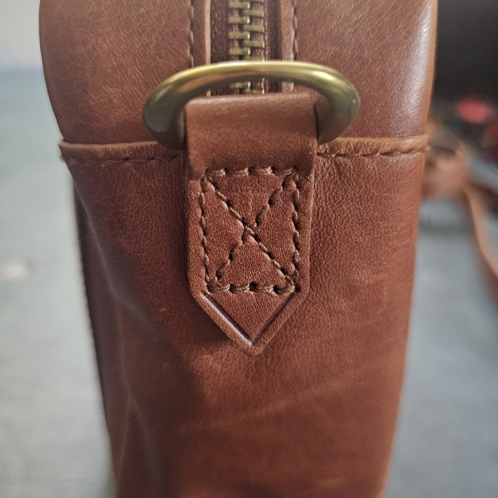 Madewell Leather Transport Camera Bag - Picture 6 of 9